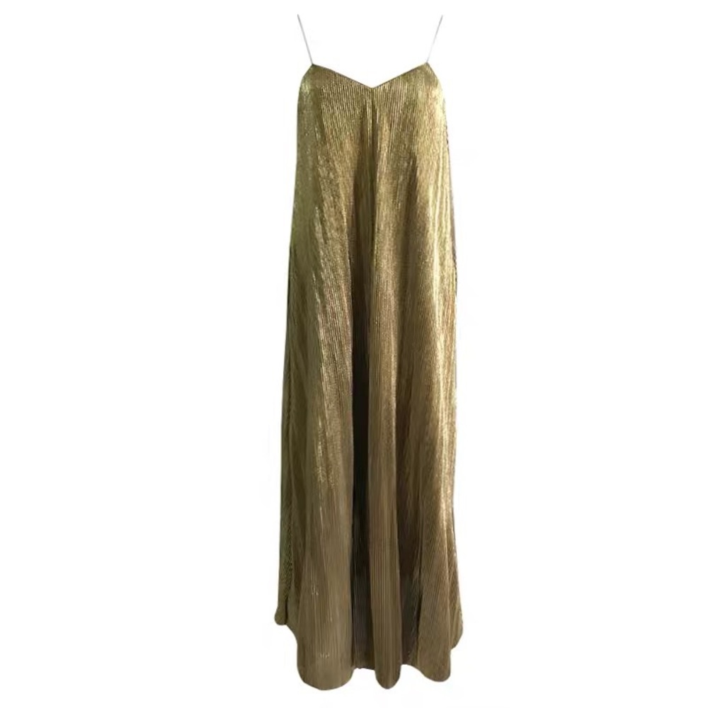 Loose golden dress